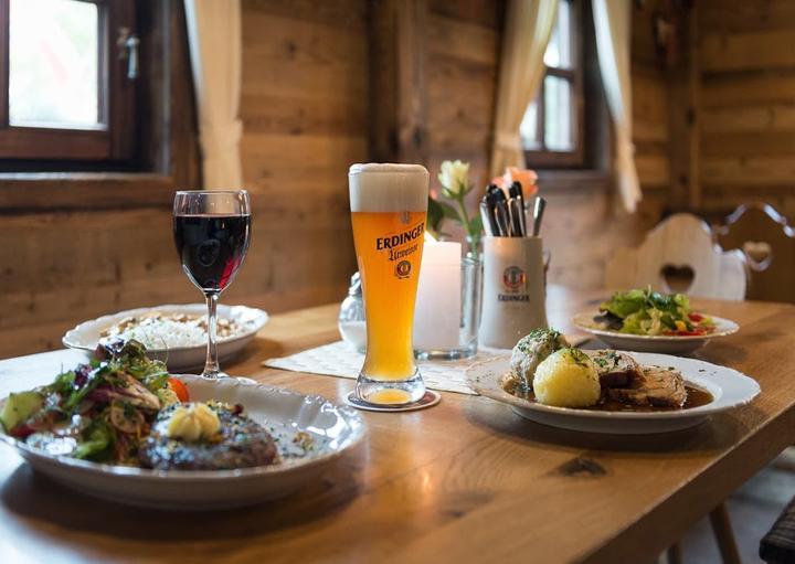 Erdinger Urweisse Hütt'n zum Hannes